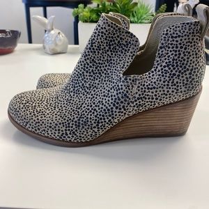 TOMS Kallie Wedge Bootie - Cheetah Print